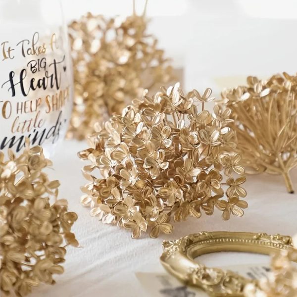 6pcs Gold Dried Hydrangea Flowers Luxury Artificial Decor for Home and Events 6pcs Gold Dried Hydrangea Flowers Luxury Artificial Decor for Home and Events