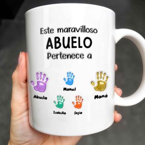 Este Maravilloso Padre Abuelo Pertenece A - Personalized Custom Coffee Mug - GRP032_MG