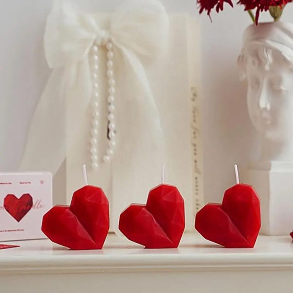 Heart-Shaped Scented Candle for Romantic Gifts Heart-Shaped Scented Candle for Romantic Gifts