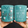 This Is What An Awesome Dentist Looks Like, Arrow and Text - Personalized Custom Coffee Mug - GRAD312_MG This Is What An Awesome Dentist Looks Like, Arrow and Text - Personalized Custom Coffee Mug - GRAD312_MG
