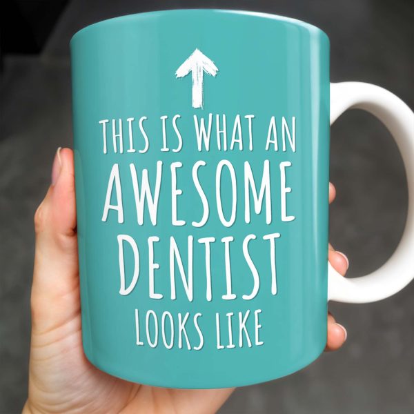 This Is What An Awesome Dentist Looks Like, Arrow and Text - Personalized Custom Coffee Mug - GRAD312_MG This Is What An Awesome Dentist Looks Like, Arrow and Text - Personalized Custom Coffee Mug - GRAD312_MG